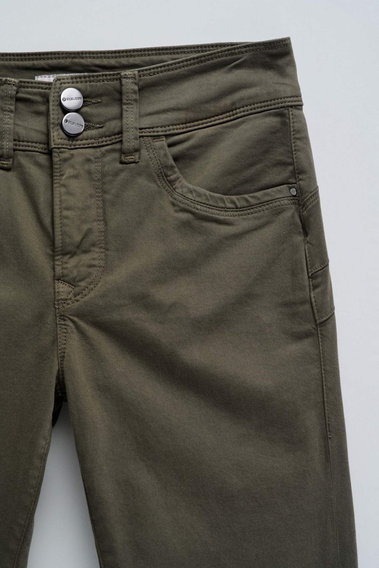 SECRET PUSH IN COLOUR JEANS