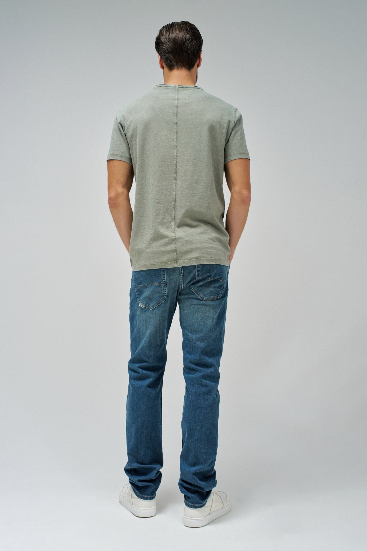 T-SHIRT COM BRANDING