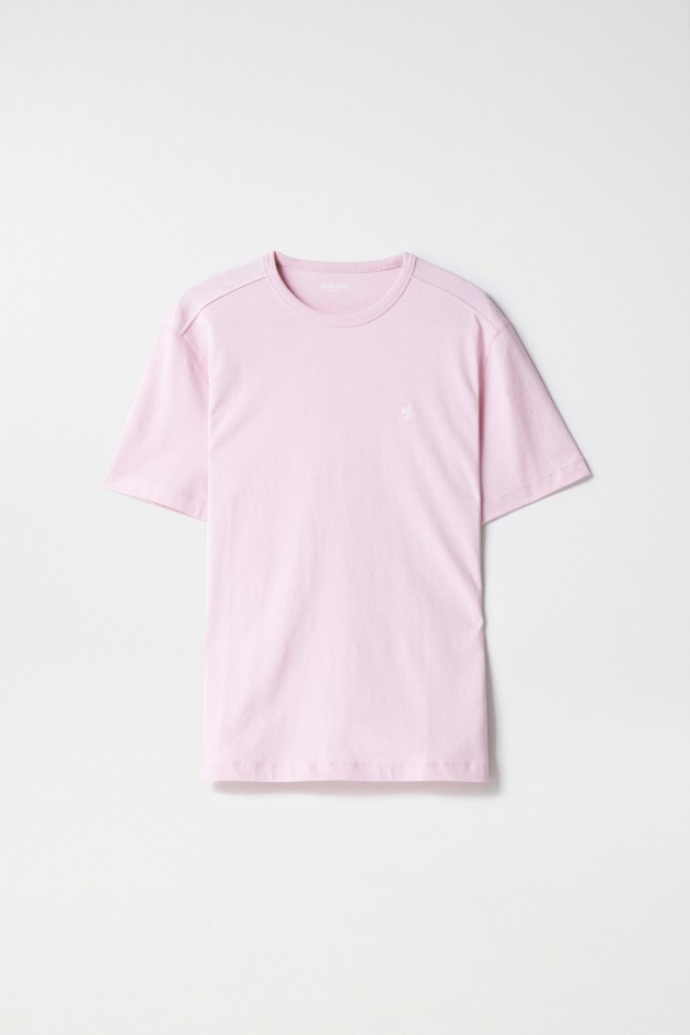 T-SHIRT WITH EMBROIDERED BRANDING DETAIL