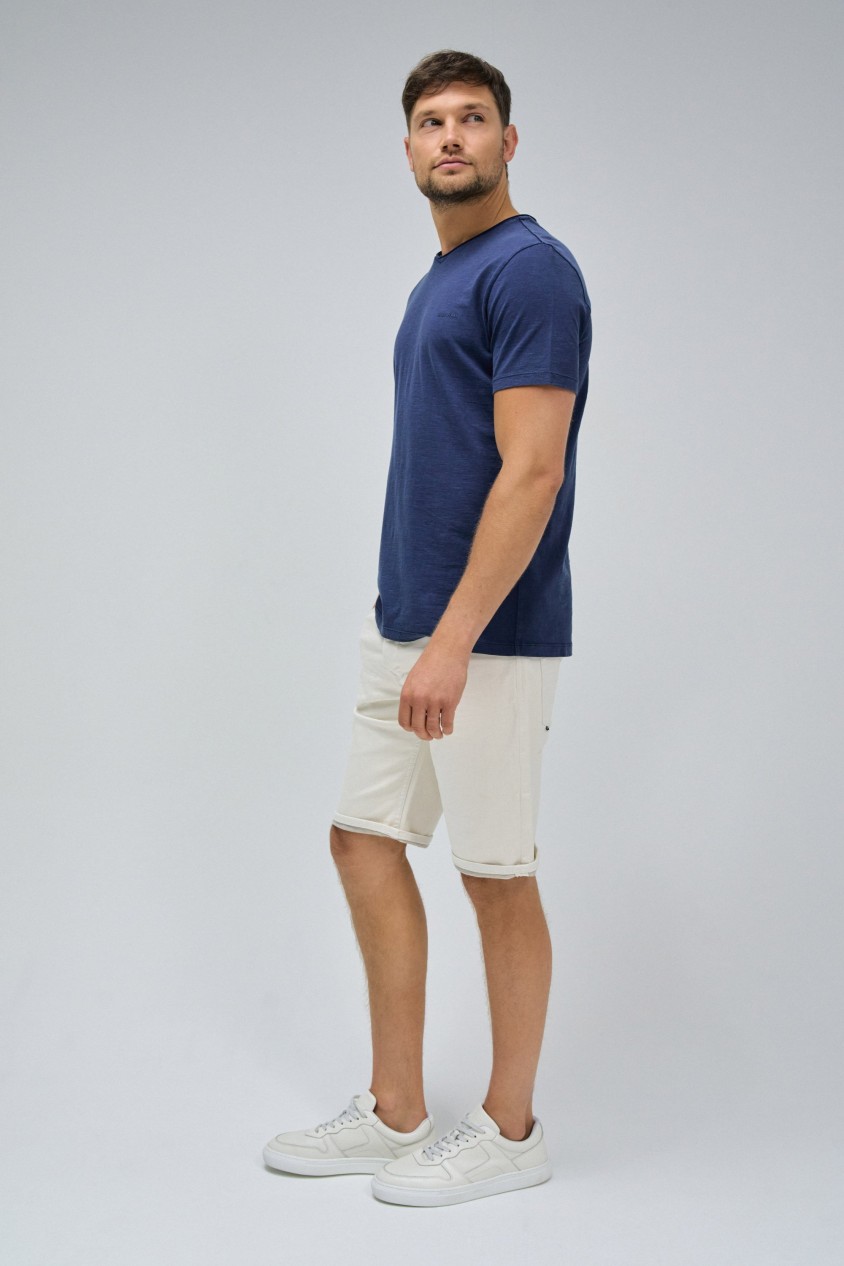 T-SHIRT AVEC LOGO