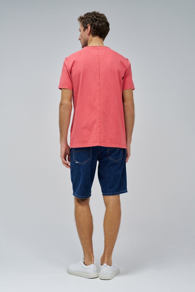 T-SHIRT WITH DYEING AND BRANDING