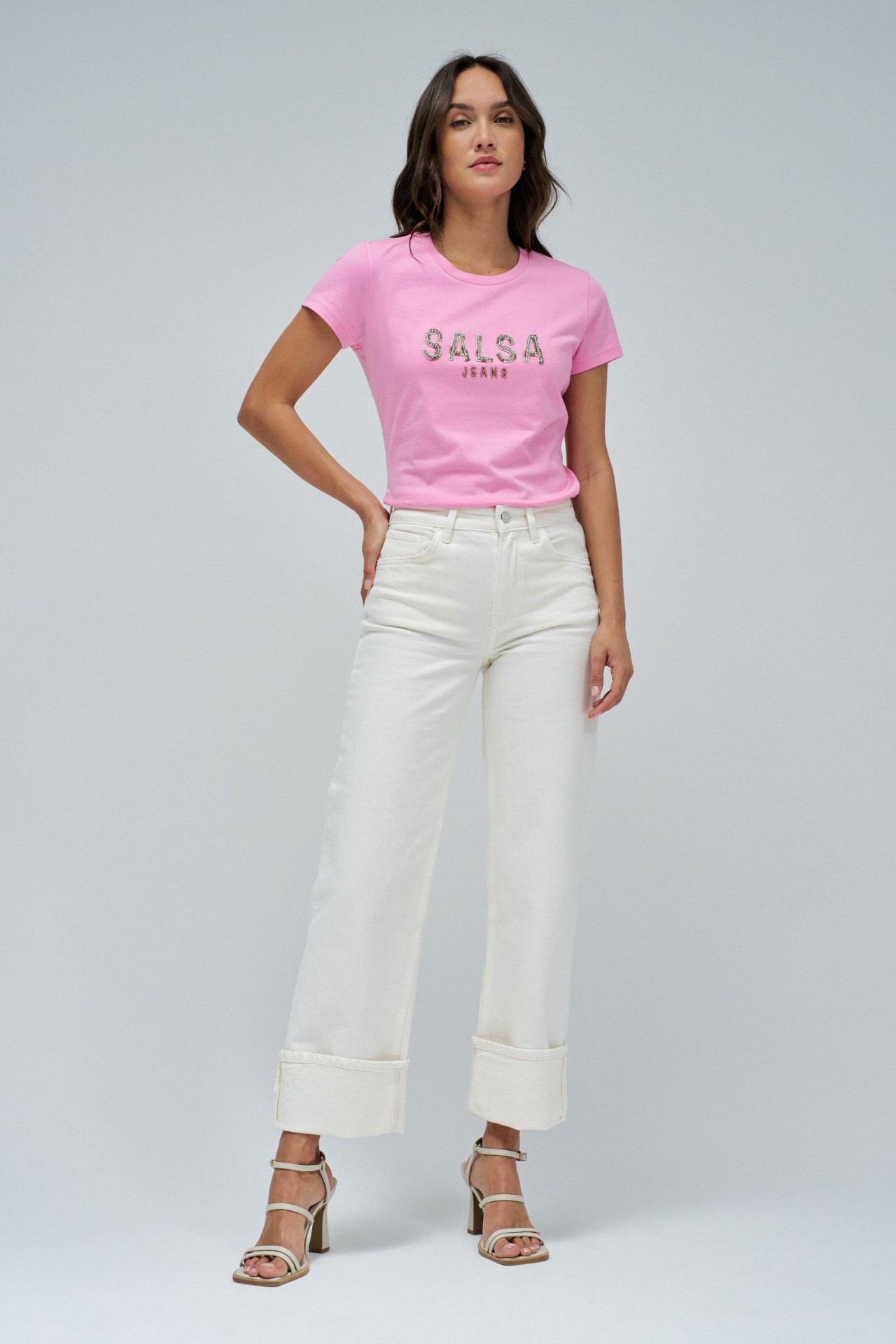 T-SHIRT WITH BRANDING