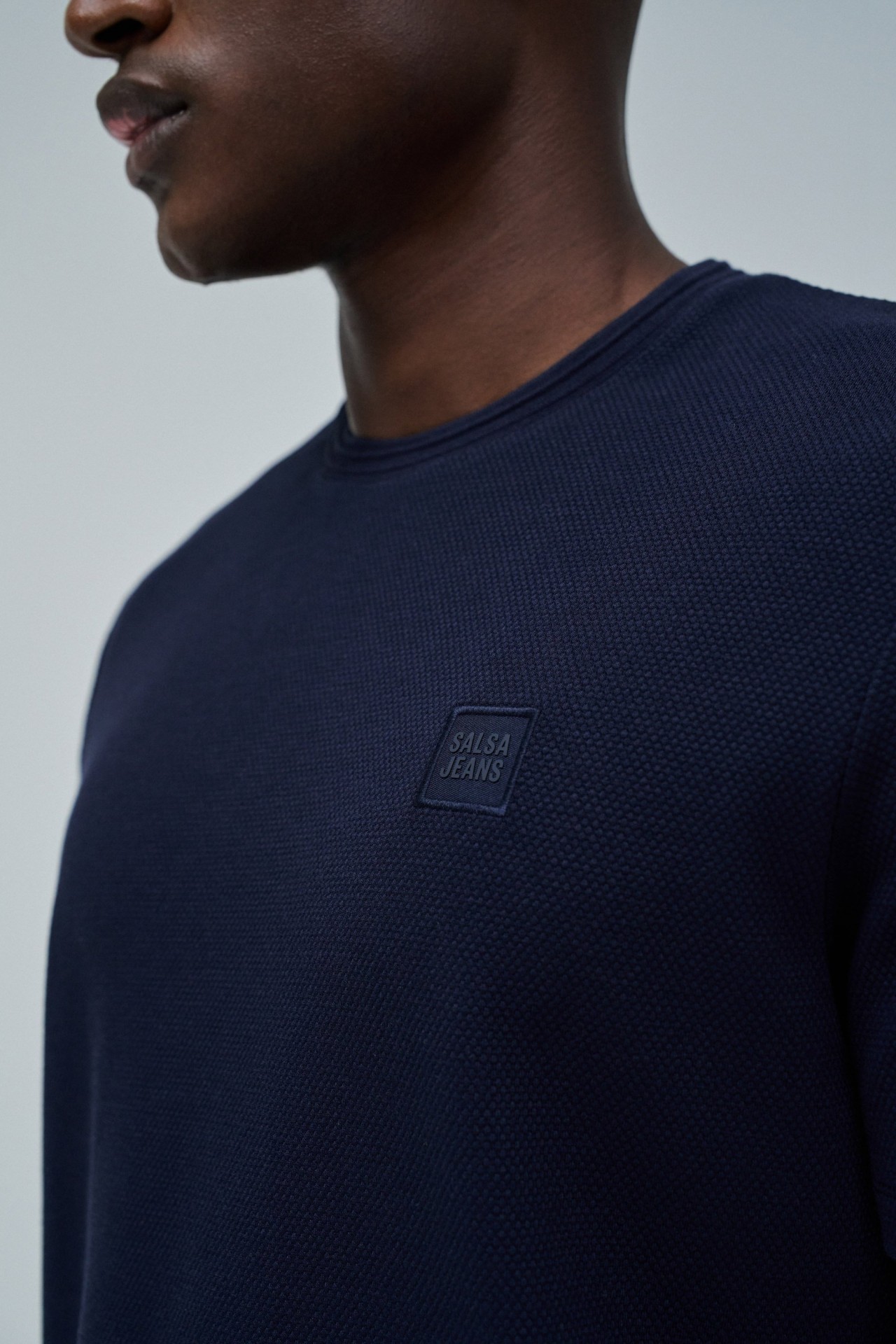 T-SHIRT COM TEXTURA
