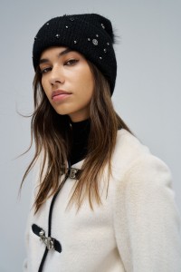 WOOLLY HAT