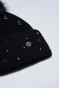 WOOLLY HAT