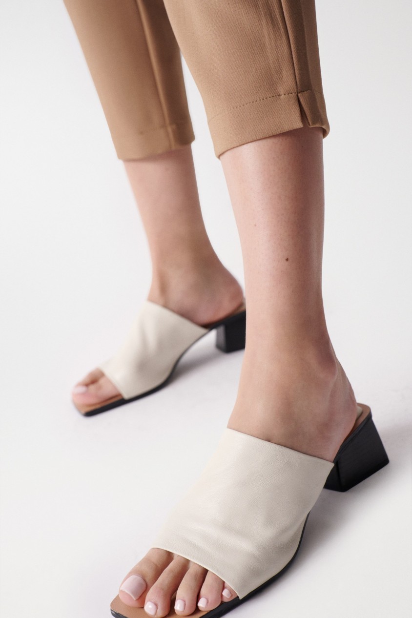 PANTALONES CHINO CROPPED SLIM