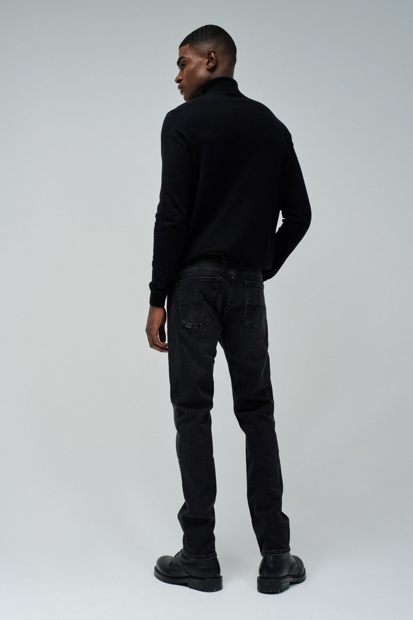 SLIM FIT JEANS