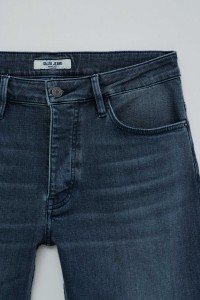REGULAR FIT JEANS