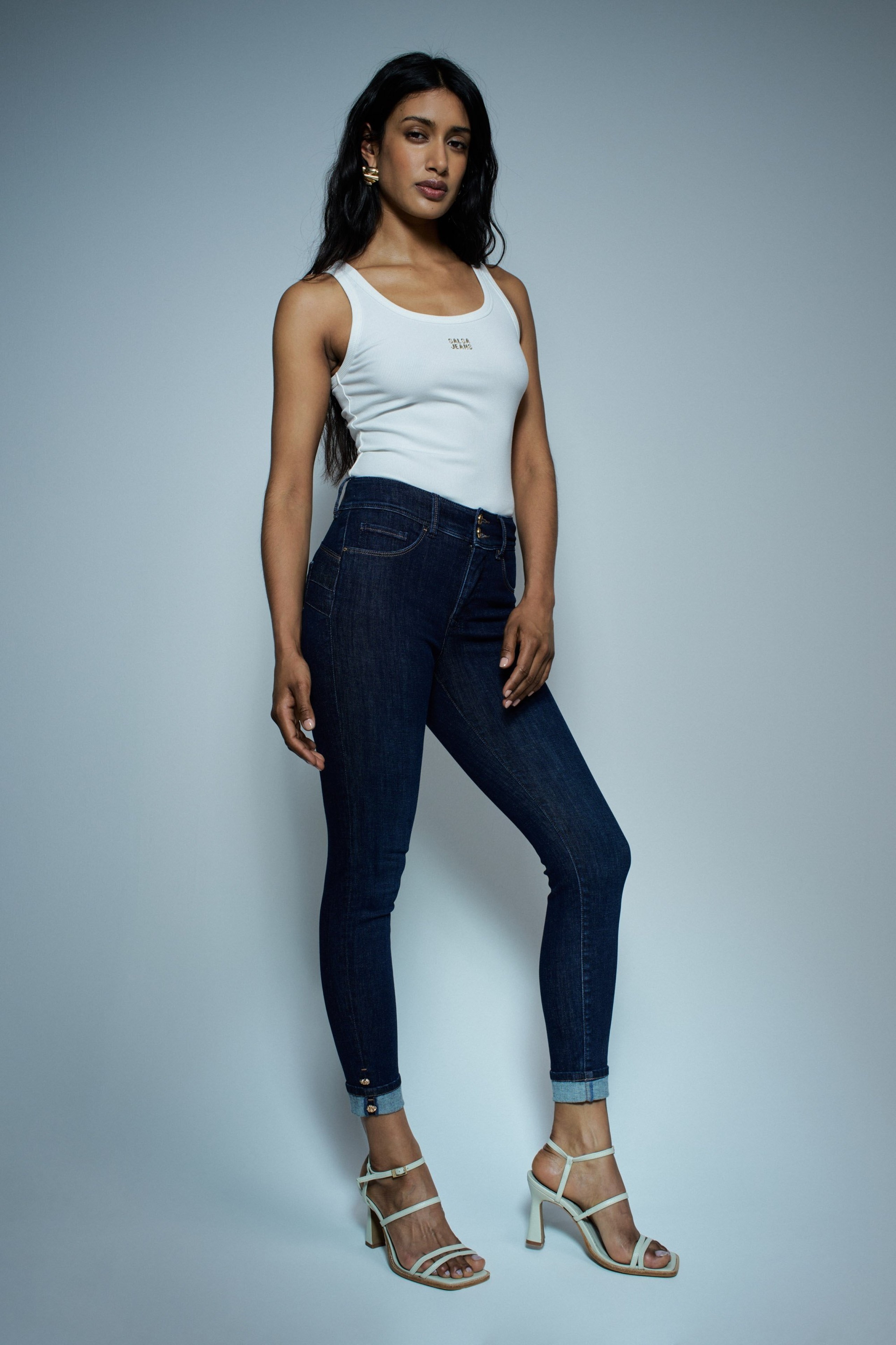 SECRET PUSH IN SKINNY JEANS