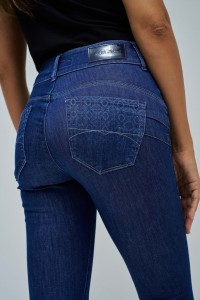 SECRET PUSH IN SKINNY SOFT TOUCH JEANS
