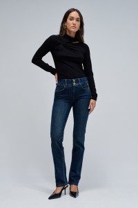 SECRET PUSH IN SLIM JEANS