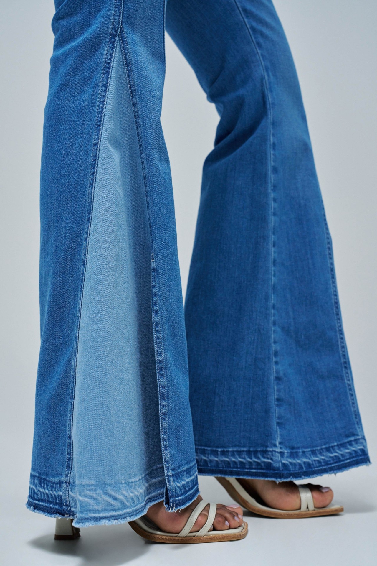 DIVA FAITH PUSH IN FLARE JEANS
