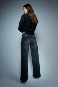 LOW RISE WIDE JEANS