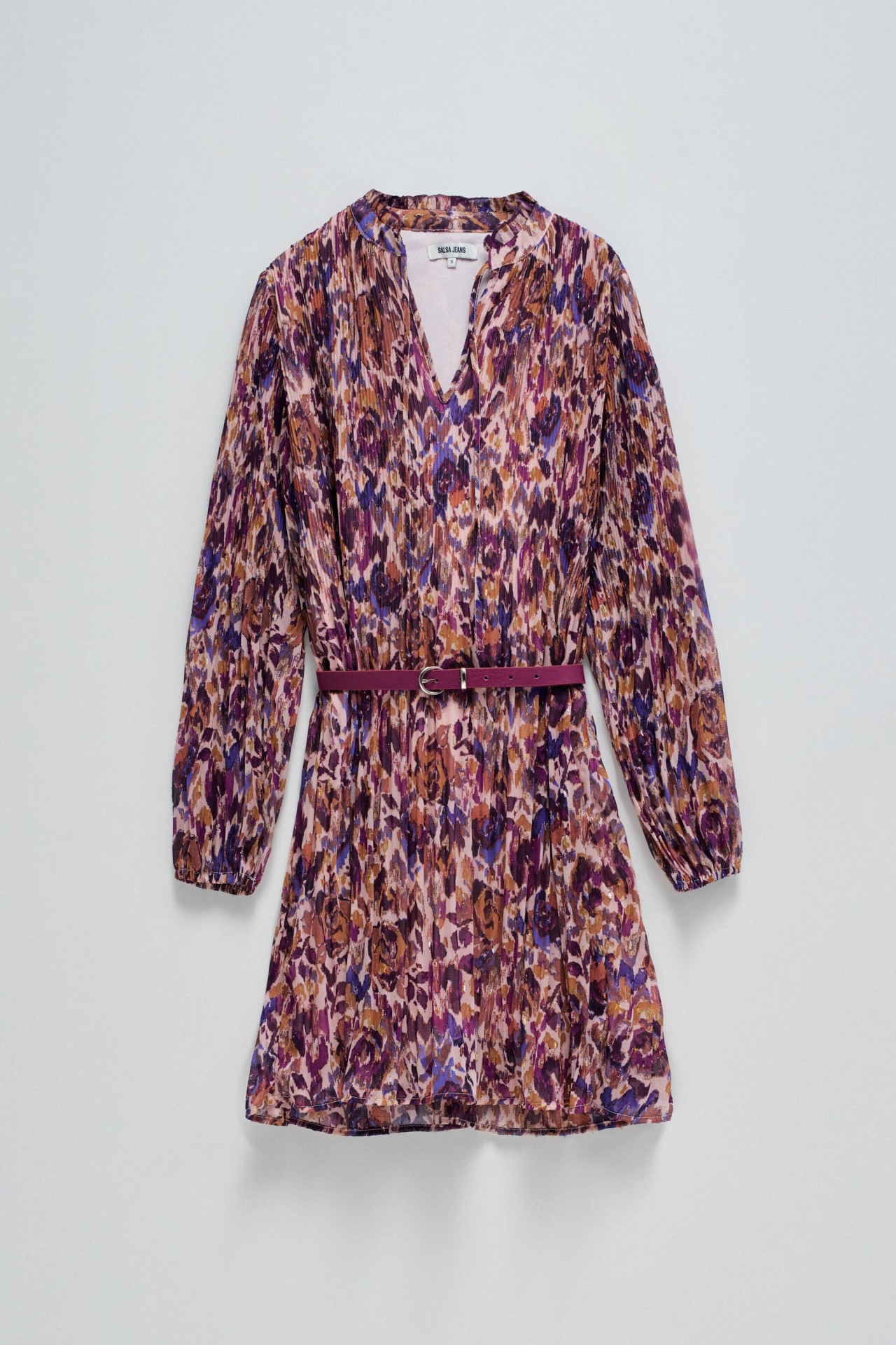 KLEID MIT FALTEN UND GRTEL