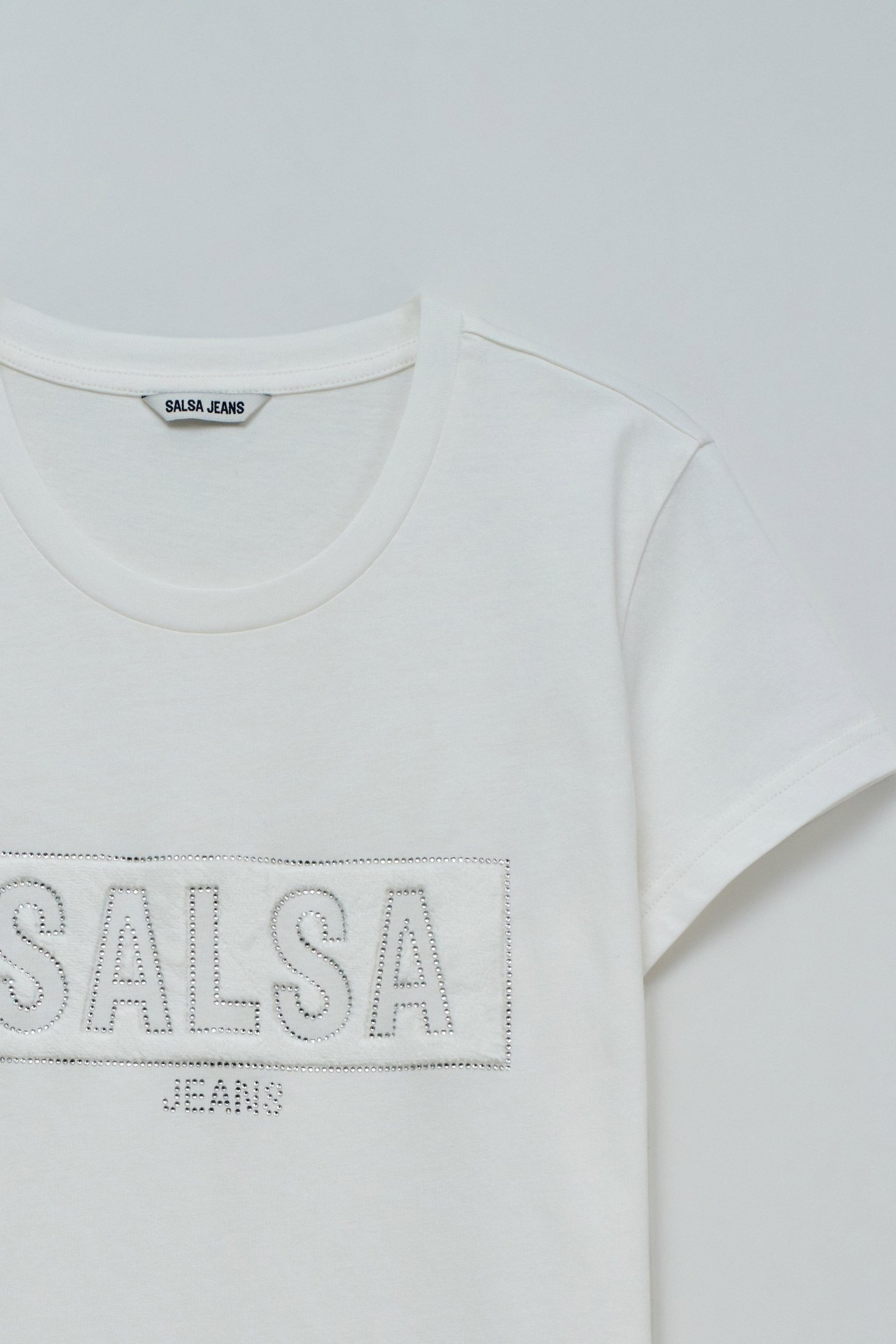 T-SHIRT AVEC BRANDING