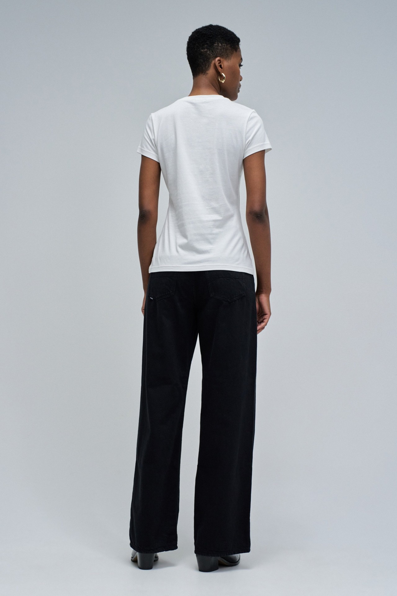 T-SHIRT AVEC BRANDING