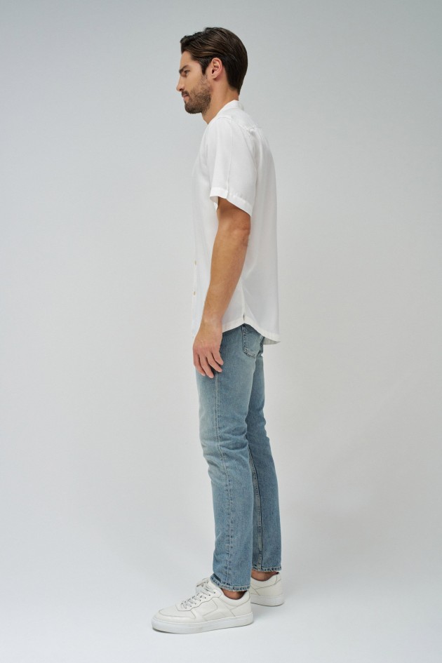 CAMISA EM DENIM LEVE