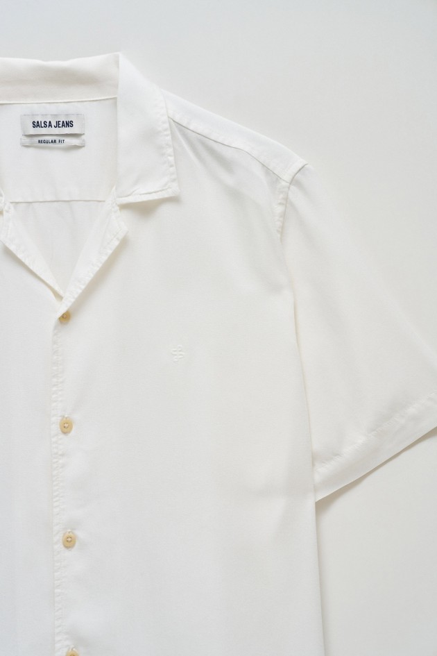 CAMISA EM DENIM LEVE