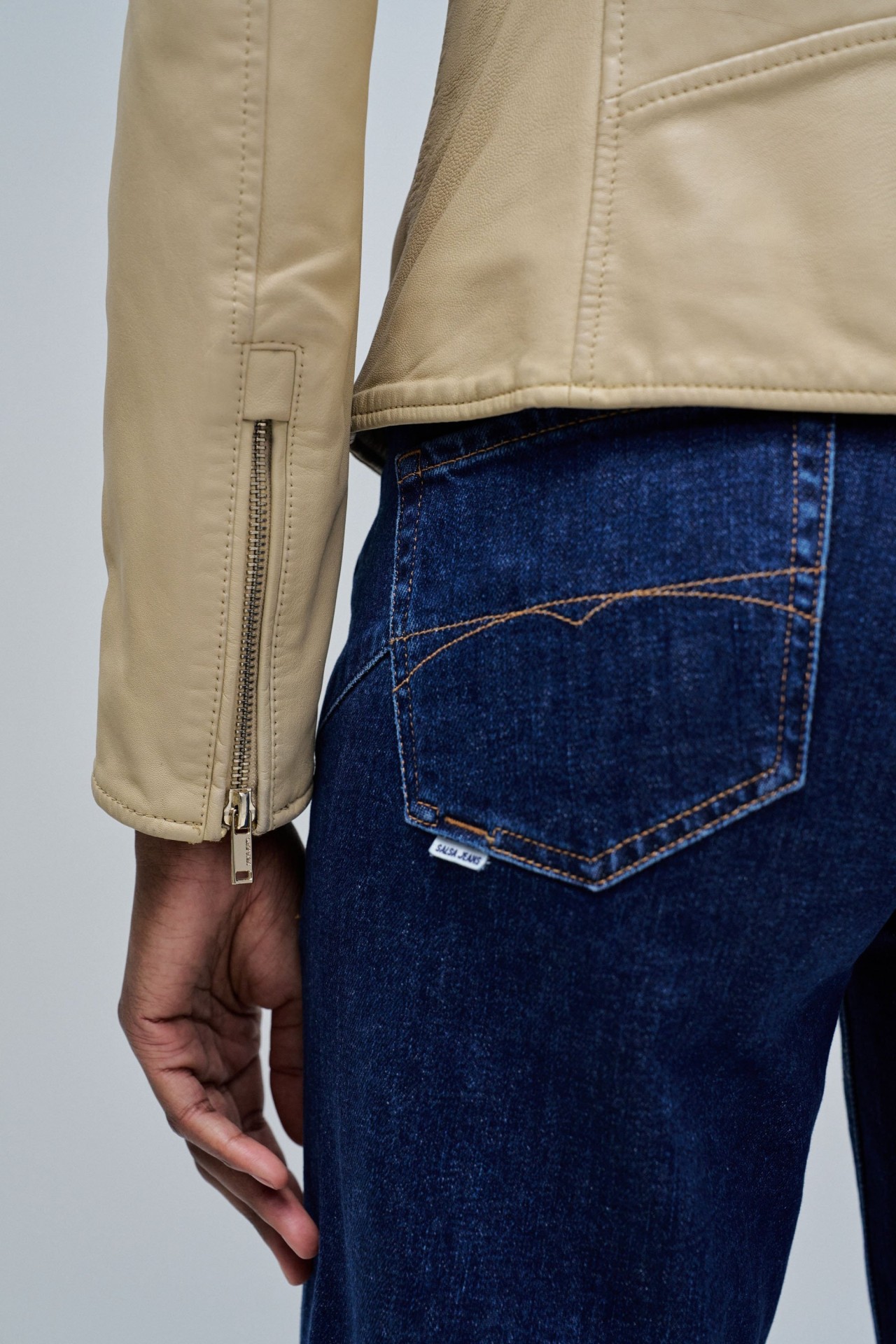 CHAQUETA DE CUERO