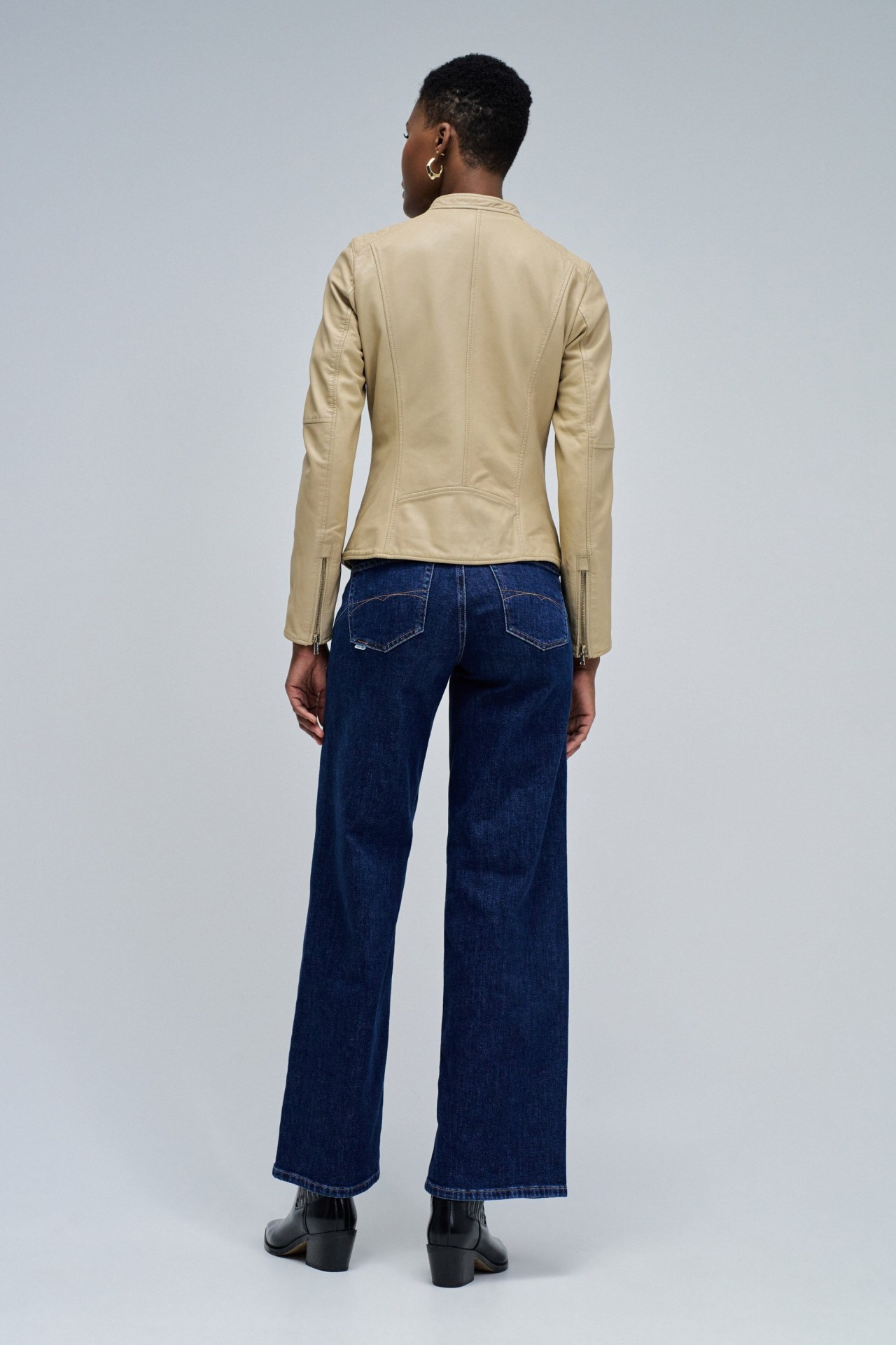 CHAQUETA DE CUERO