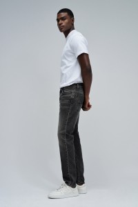 REGULAR FIT JEANS