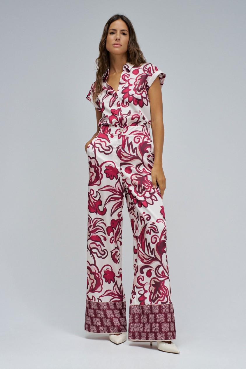 BLUSA COM PADRÃO FLORAL
