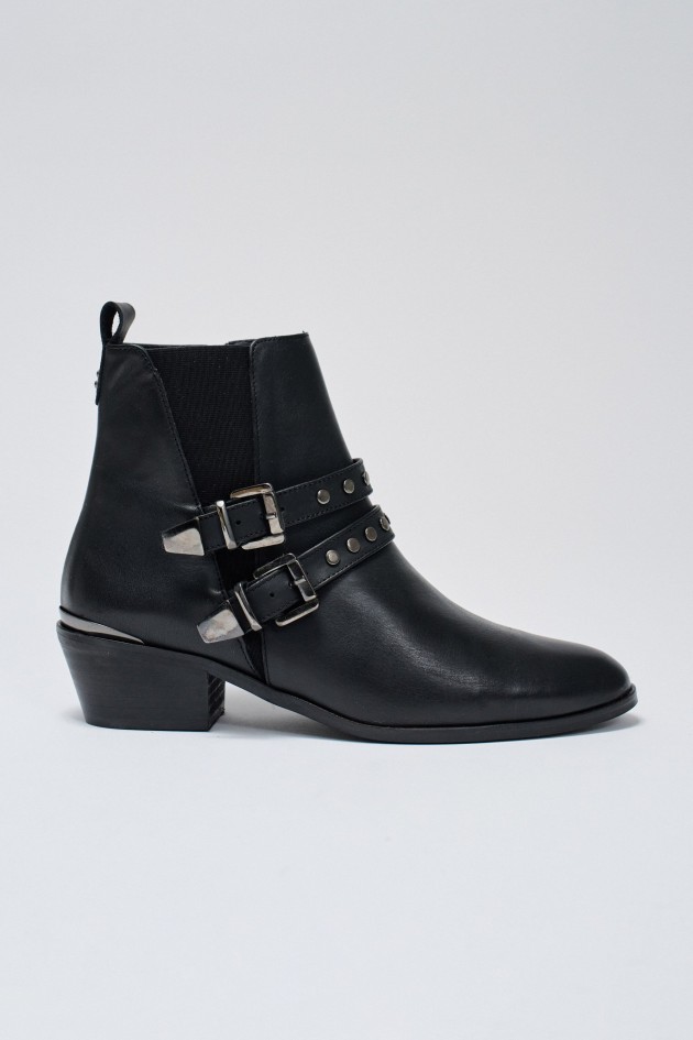 LEATHER ANKLE BOOTS