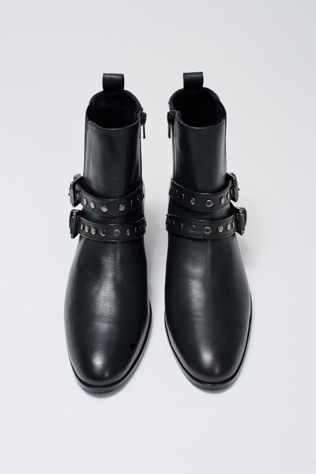BOTINS DE PELE