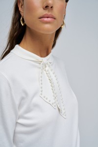 PULL EN MAILLE AVEC NOEUD