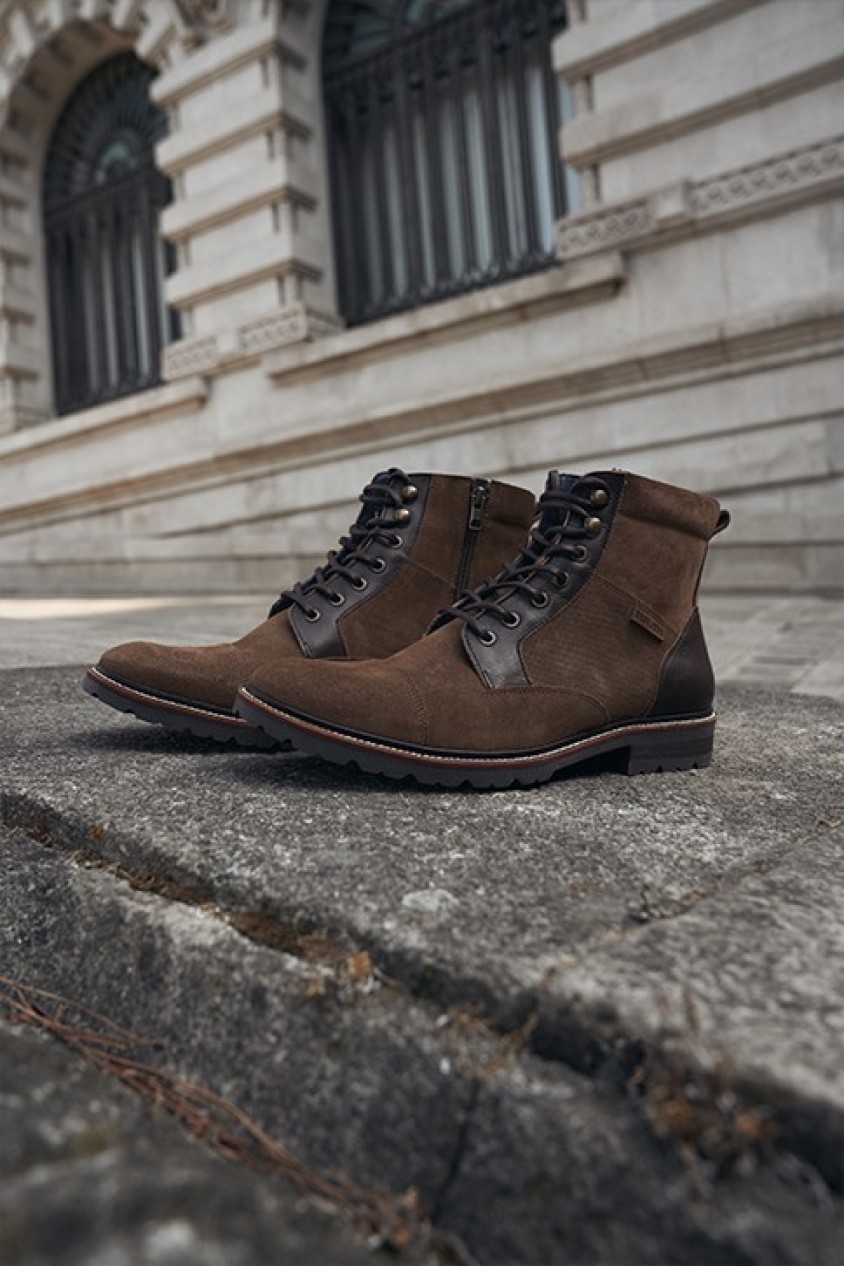 BOTAS DE ANTE CON CORDONES