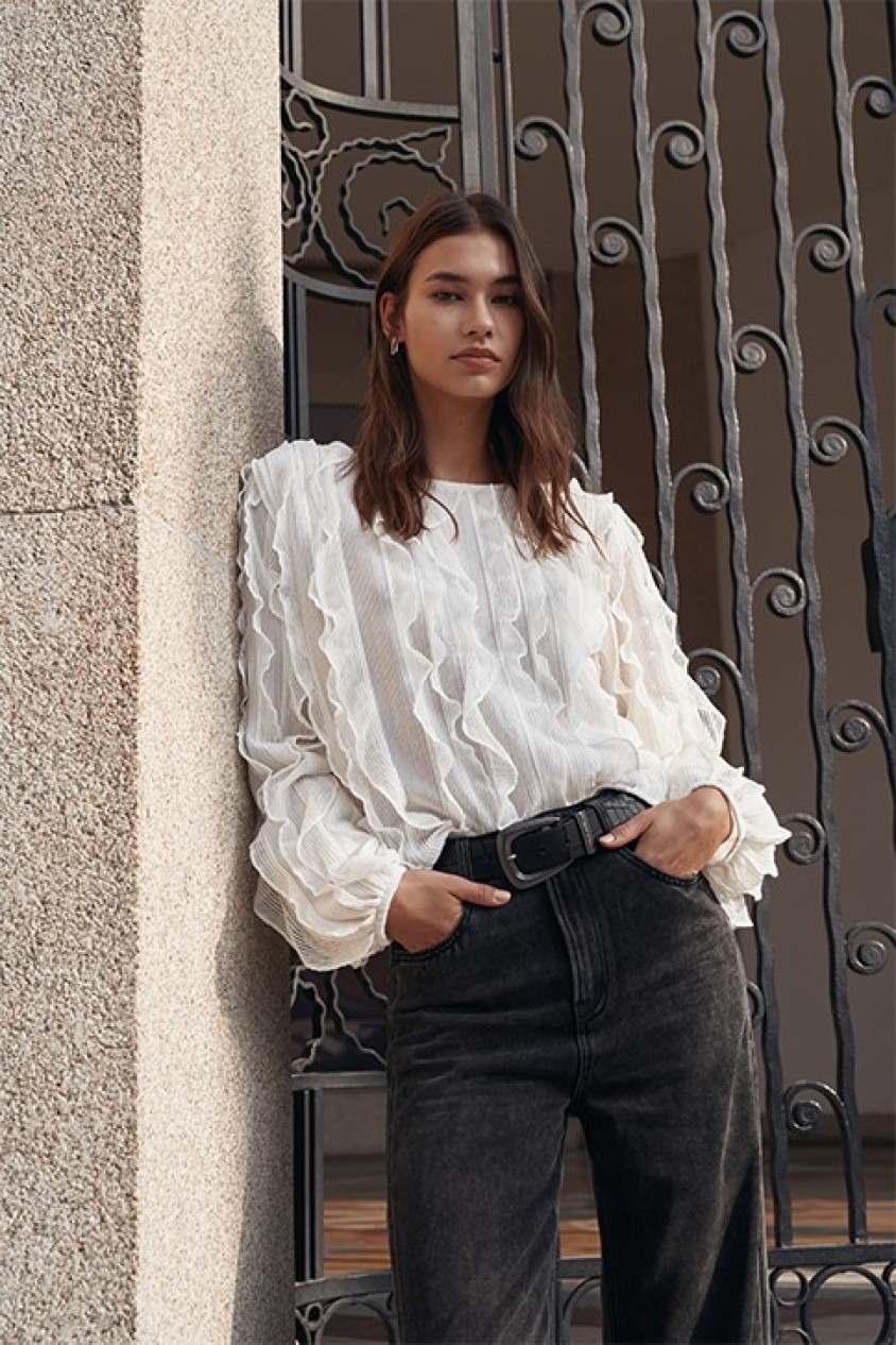 RUFFLED BLOUSE