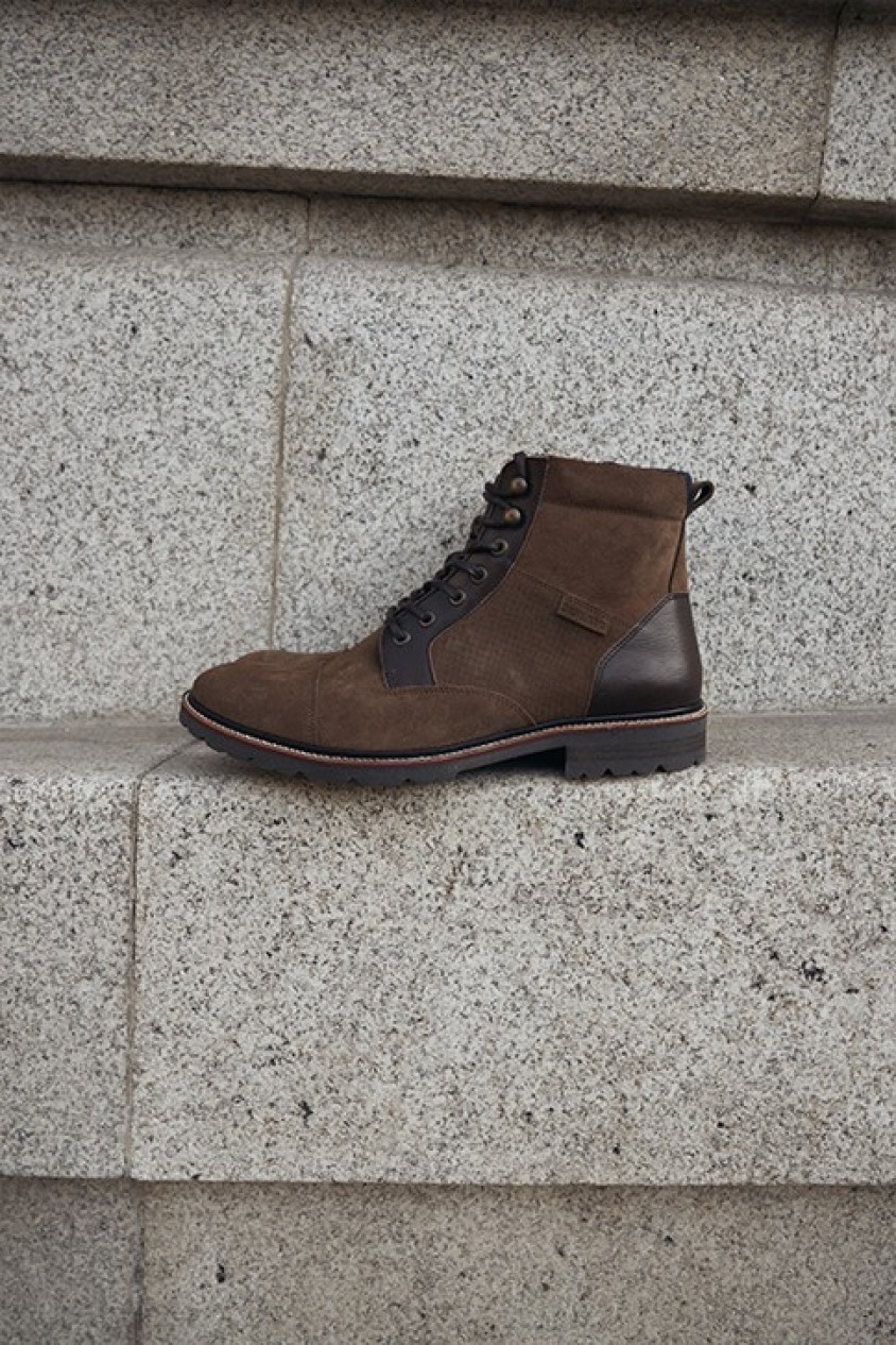BOTAS EM CAMURA COM CORDES