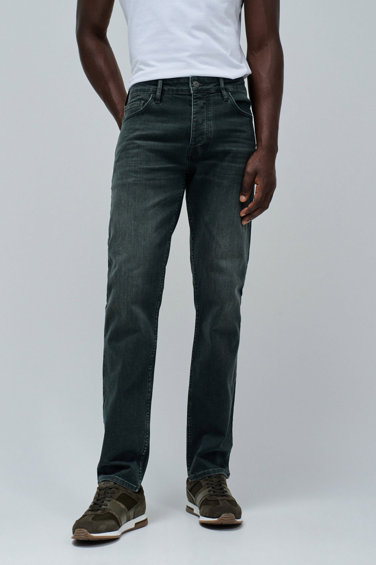 REGULAR FIT JEANS