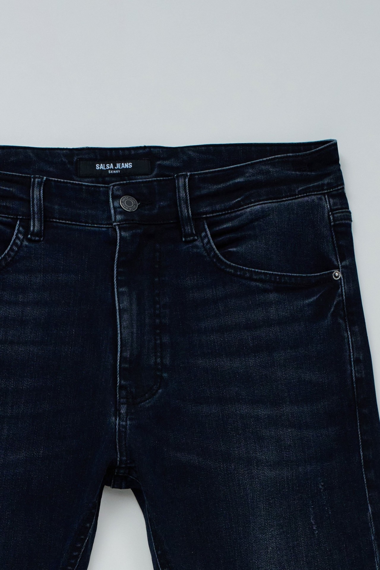 SKINNY FIT JEANS