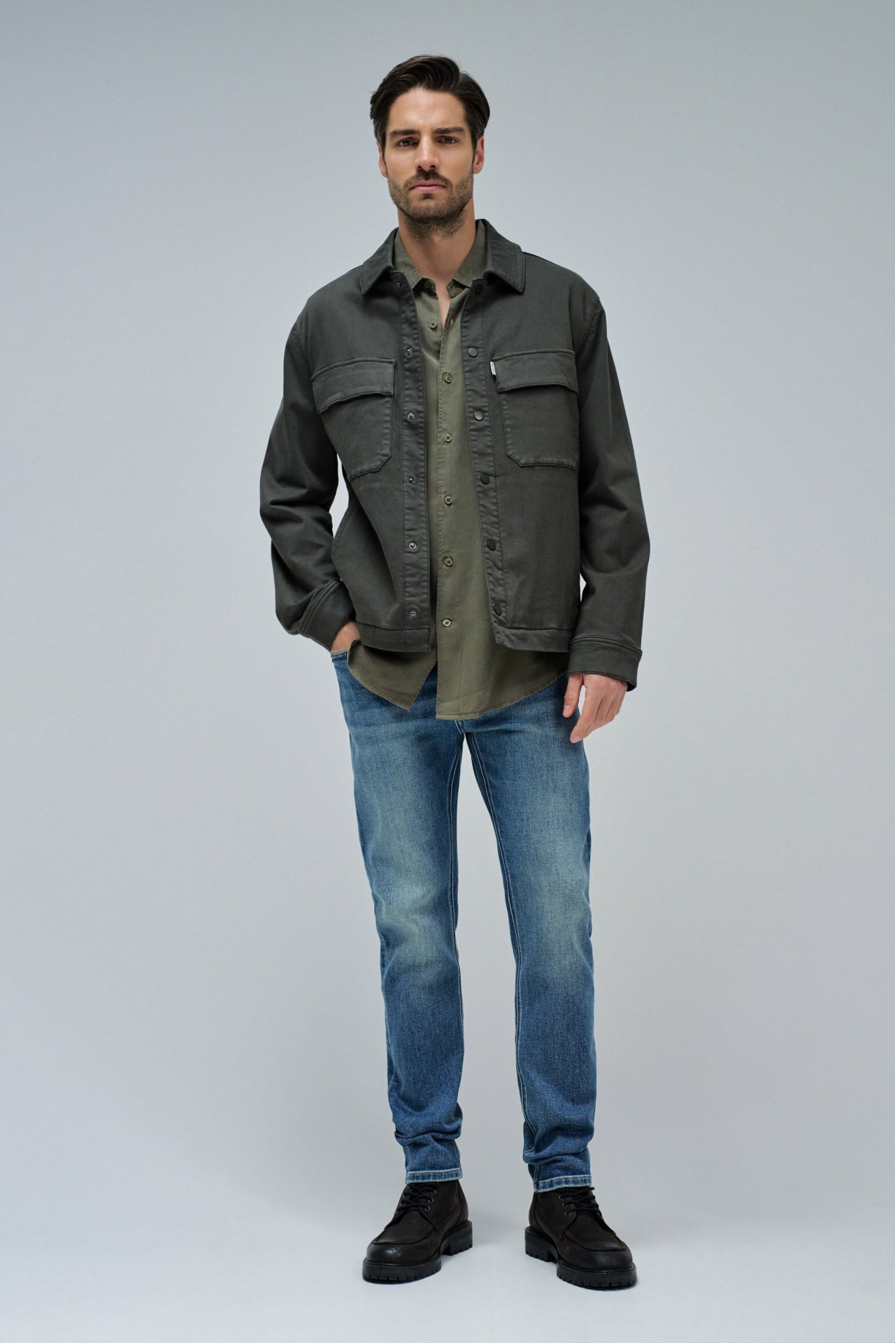 SLIM FIT JEANS