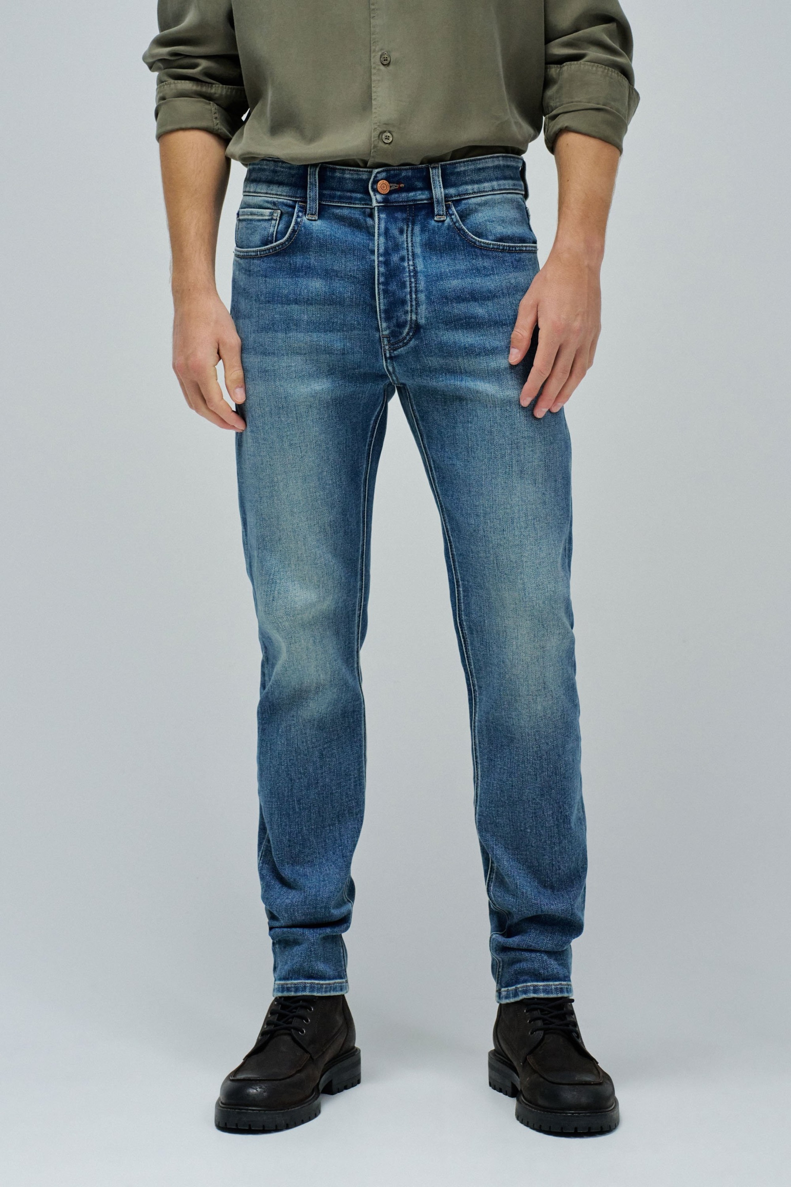 SLIM FIT JEANS
