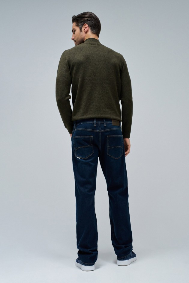 STRAIGHT FIT JEANS