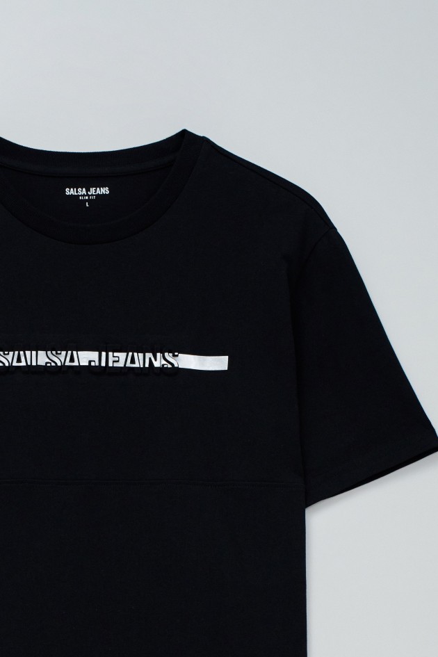 T-SHIRT WITH BRANDING