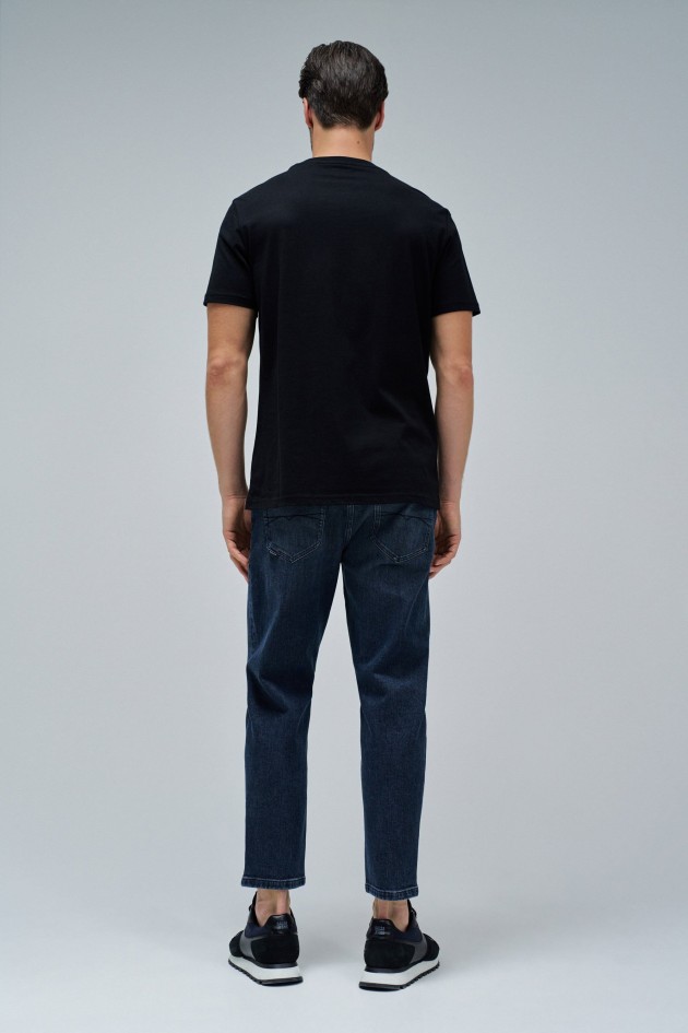 T-SHIRT WITH BRANDING