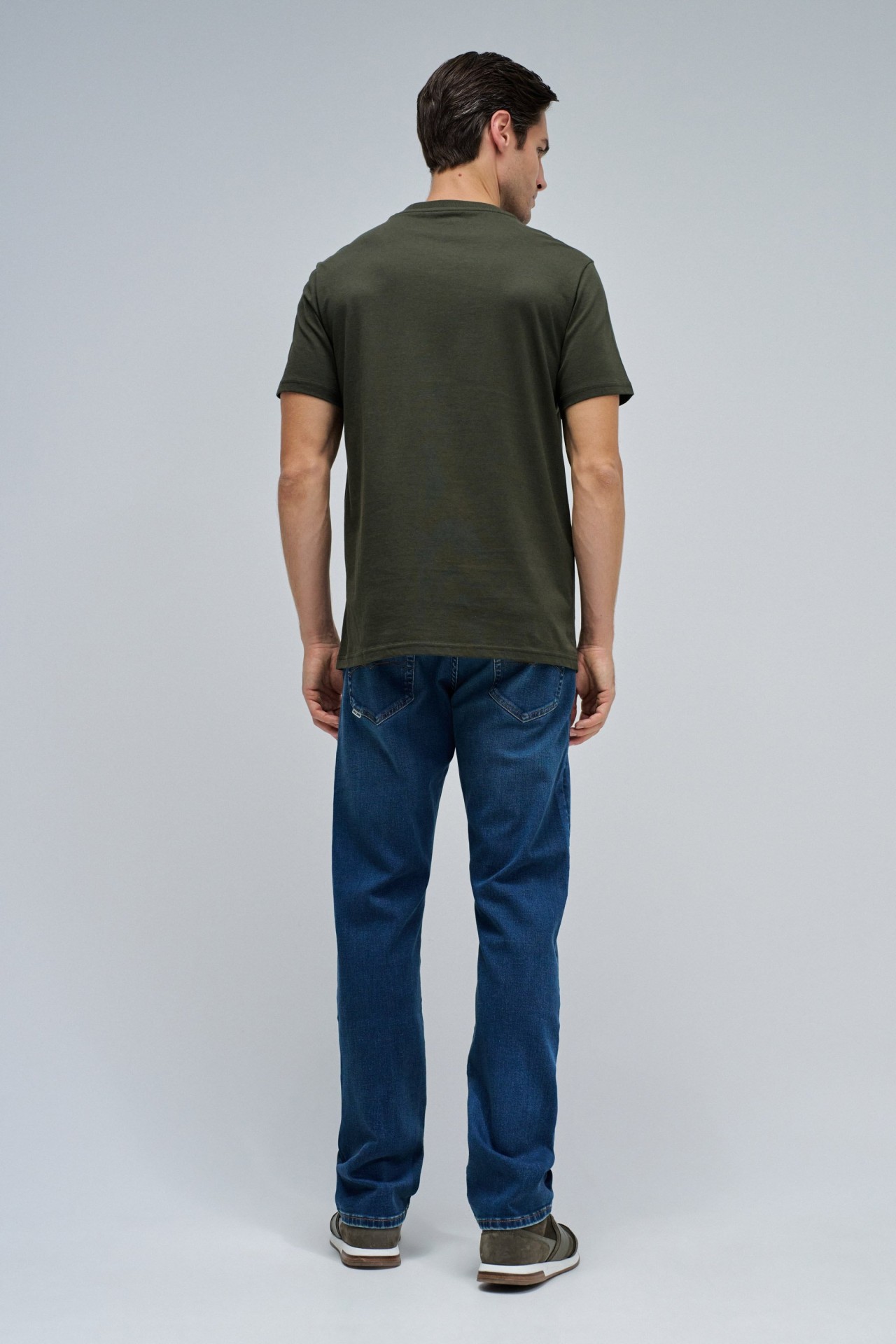 T-SHIRT WITH BRANDING