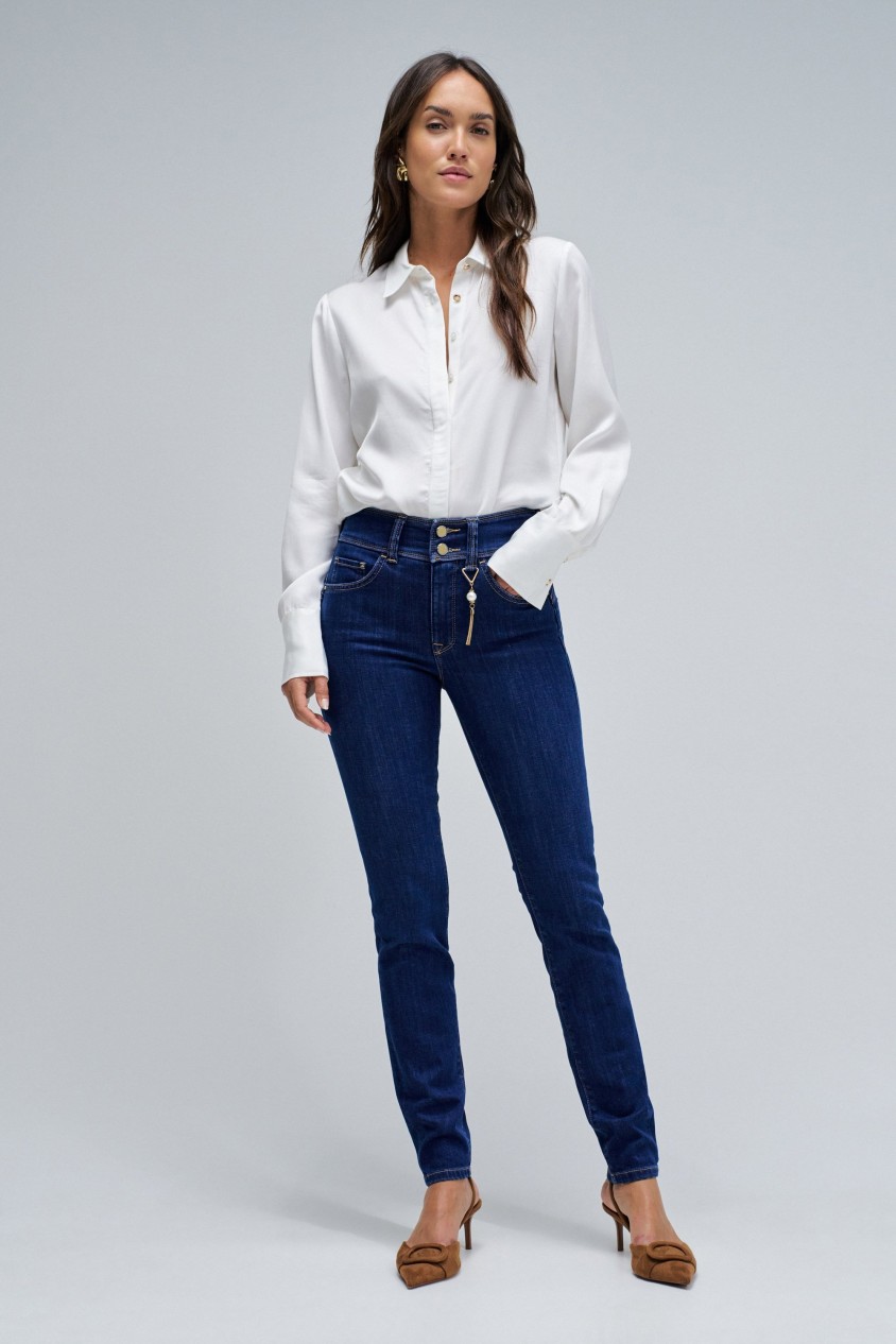 SECRET PUSH IN SKINNY JEANS