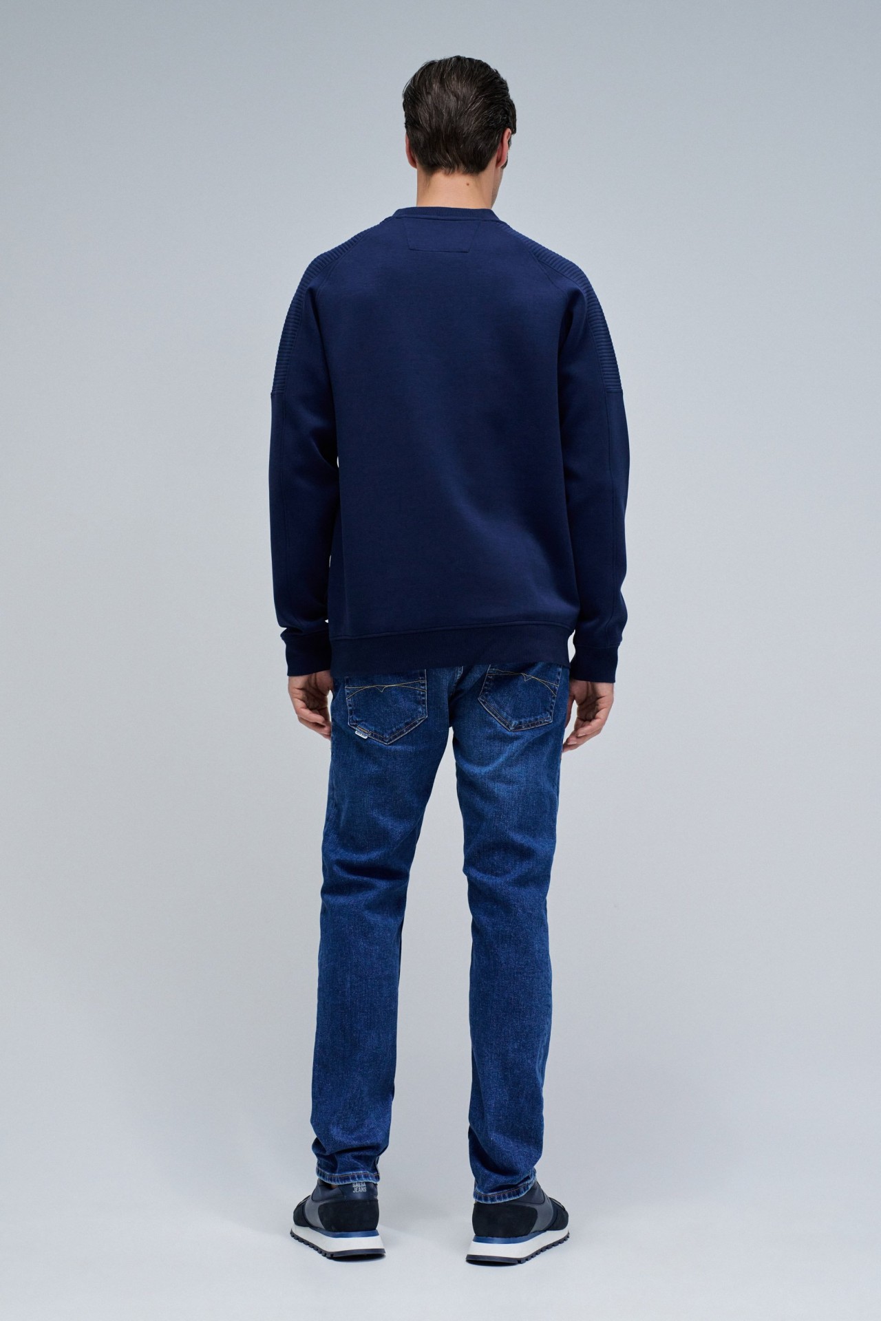 SWEATSHIRT WITH BRANDING