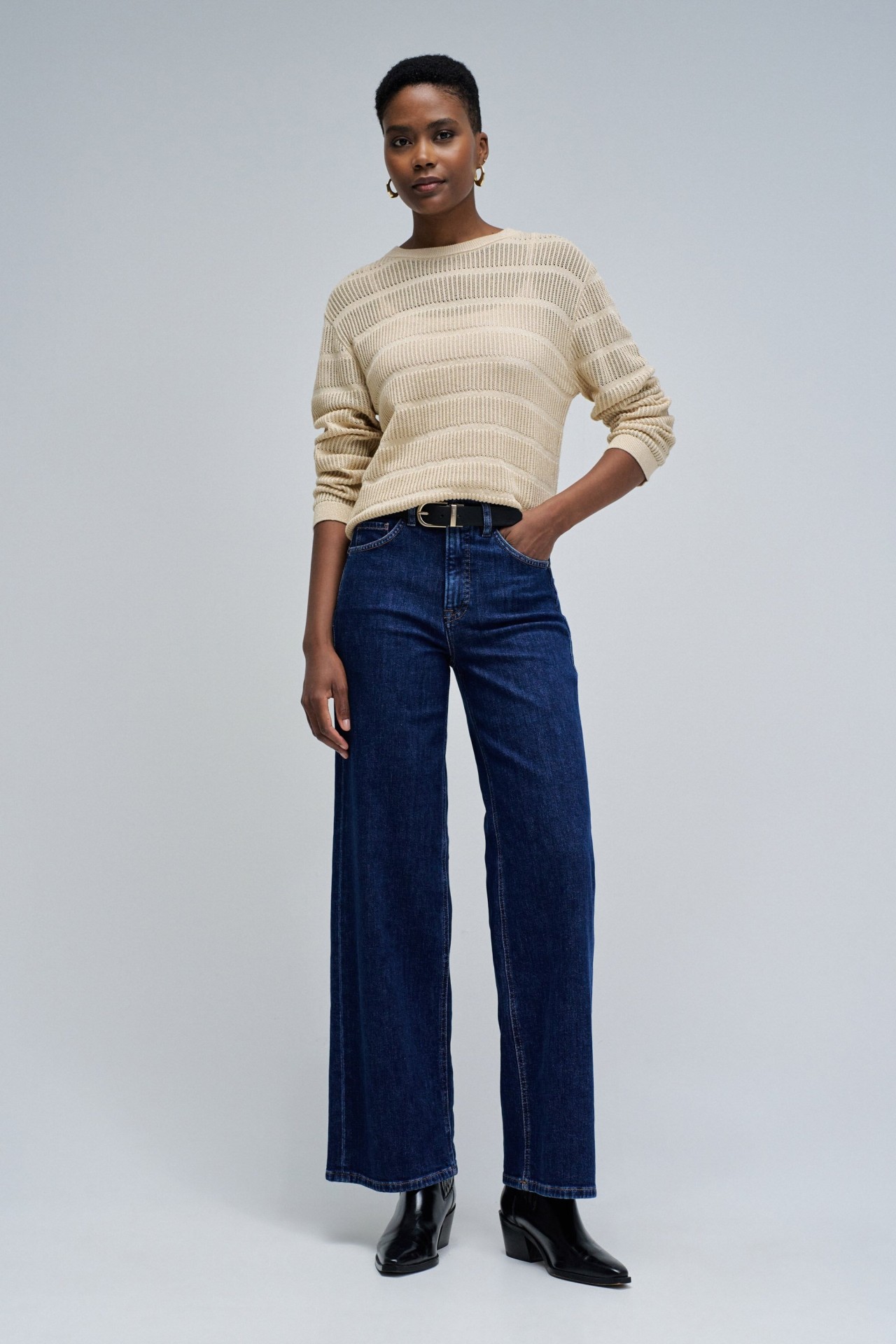 KNIT SWEATER WITH SHINE