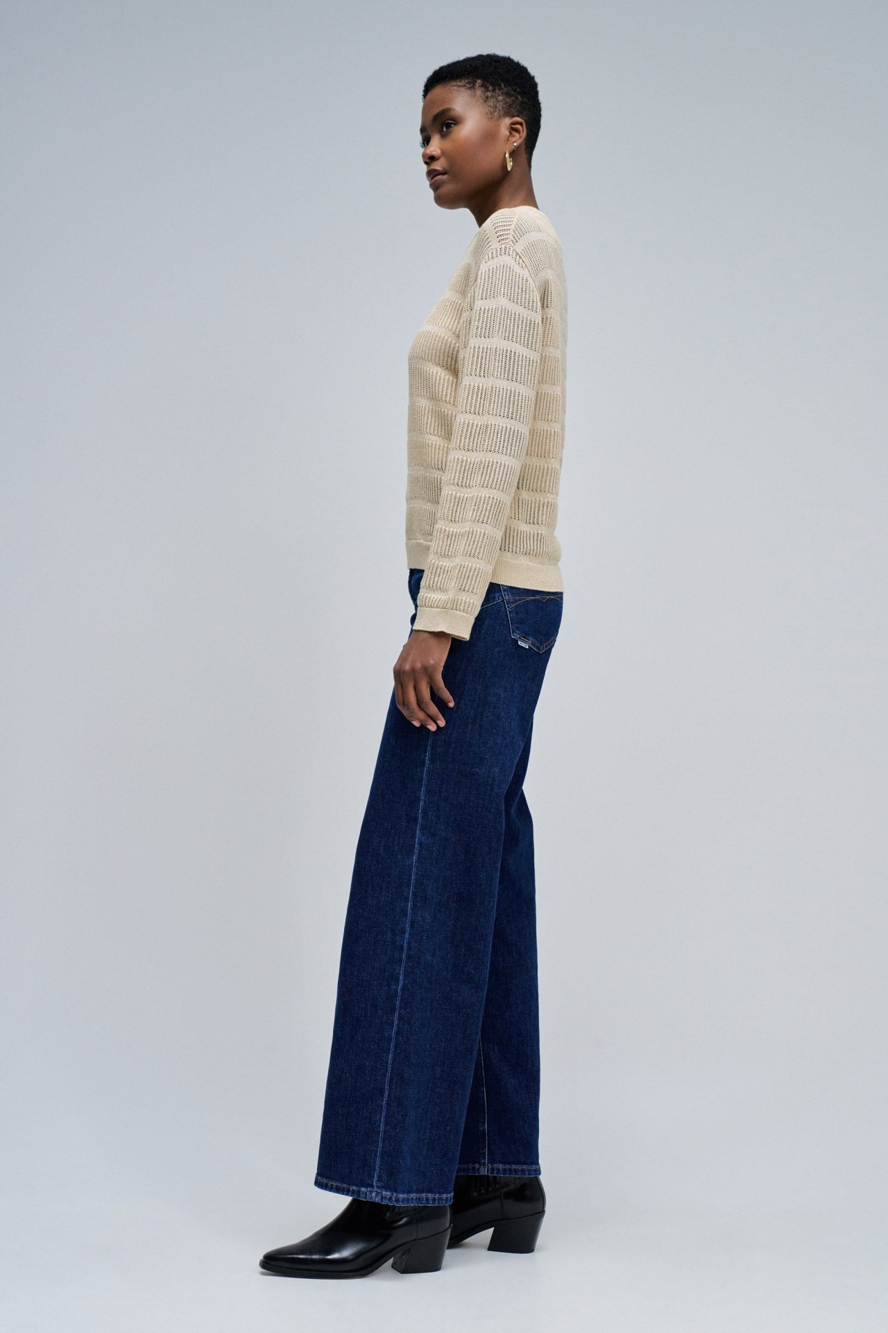 KNIT SWEATER WITH SHINE