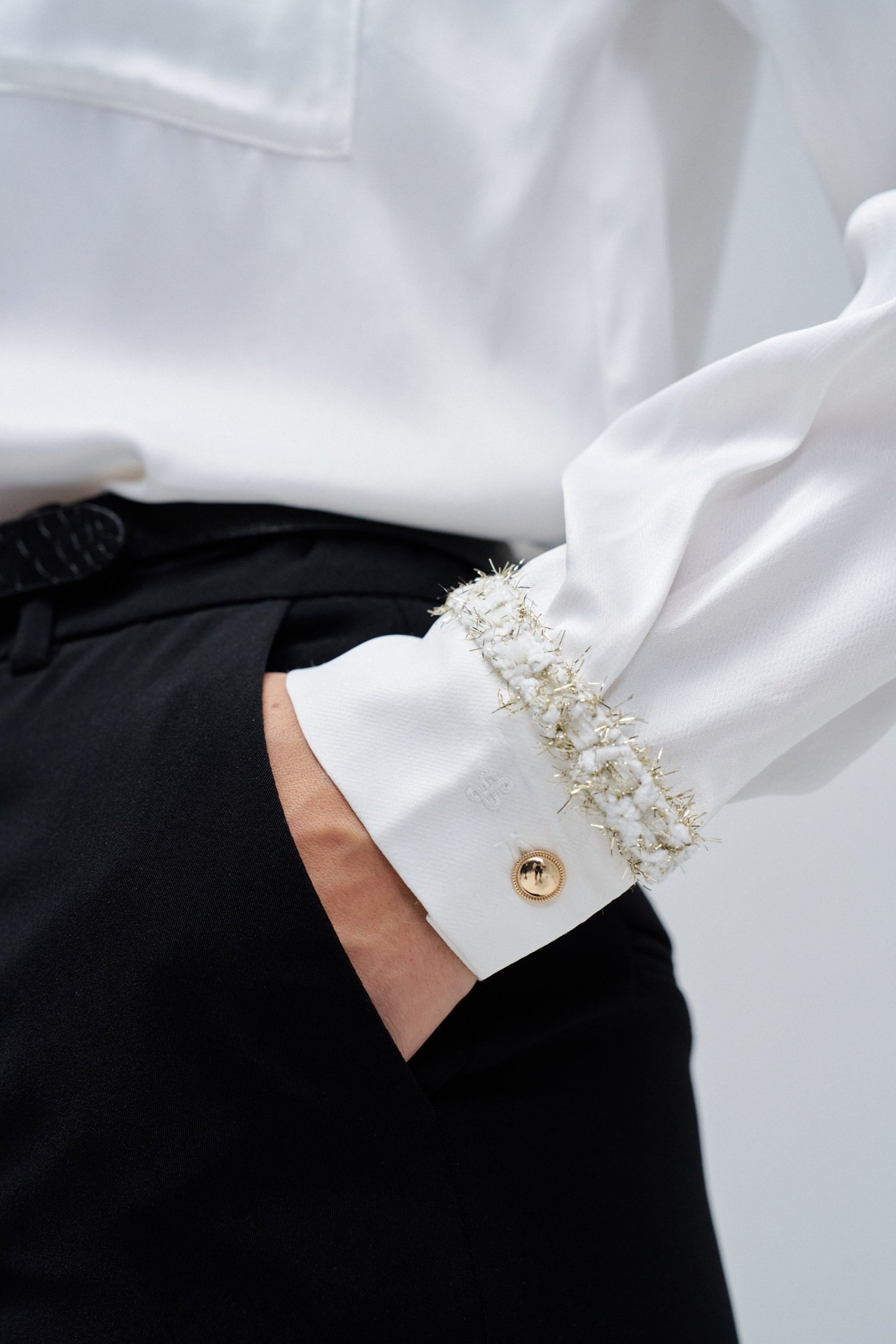 CAMISA ACETINADA EM TWEED