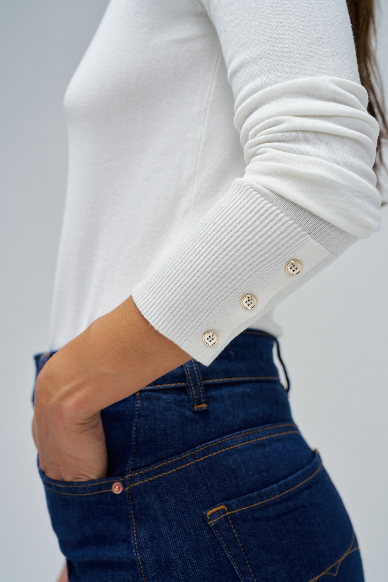 BASIC KNIT SWEATER