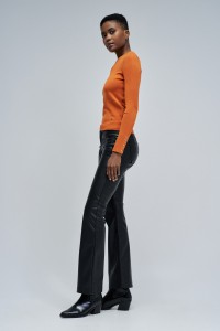 BASIC KNIT SWEATER