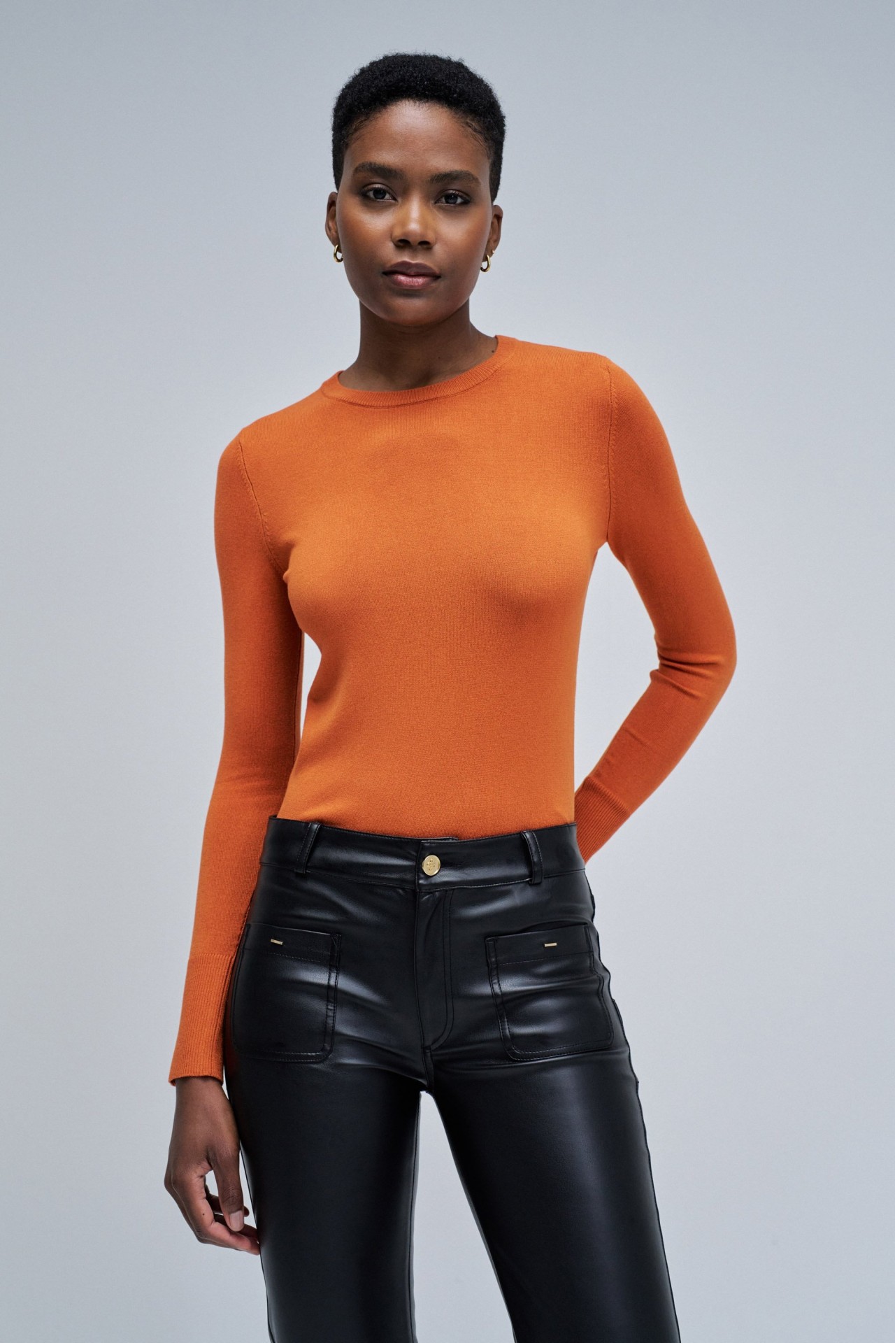 BASIC KNIT SWEATER