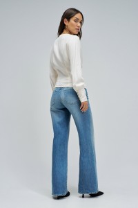 BLUSA ESTILO ESPARTILHO