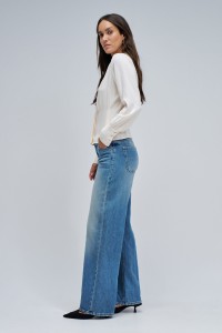 BLUSA ESTILO ESPARTILHO